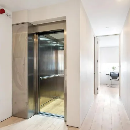 Apartment Charming Apartment Near Grand Canal Dock, Dublin 2 *